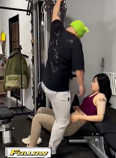 健身房锻炼视频,跟随健身房锻炼视频打造完美身材